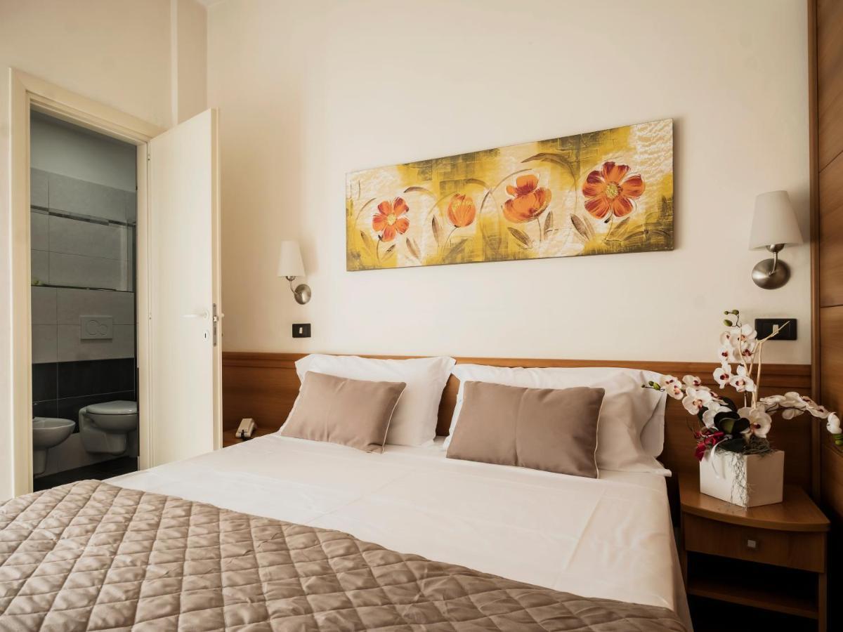 Hotel Bridge Rimini Esterno foto
