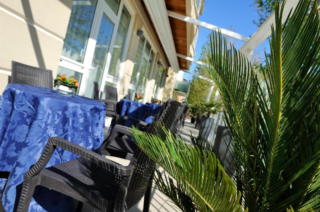Hotel Bridge Rimini Esterno foto